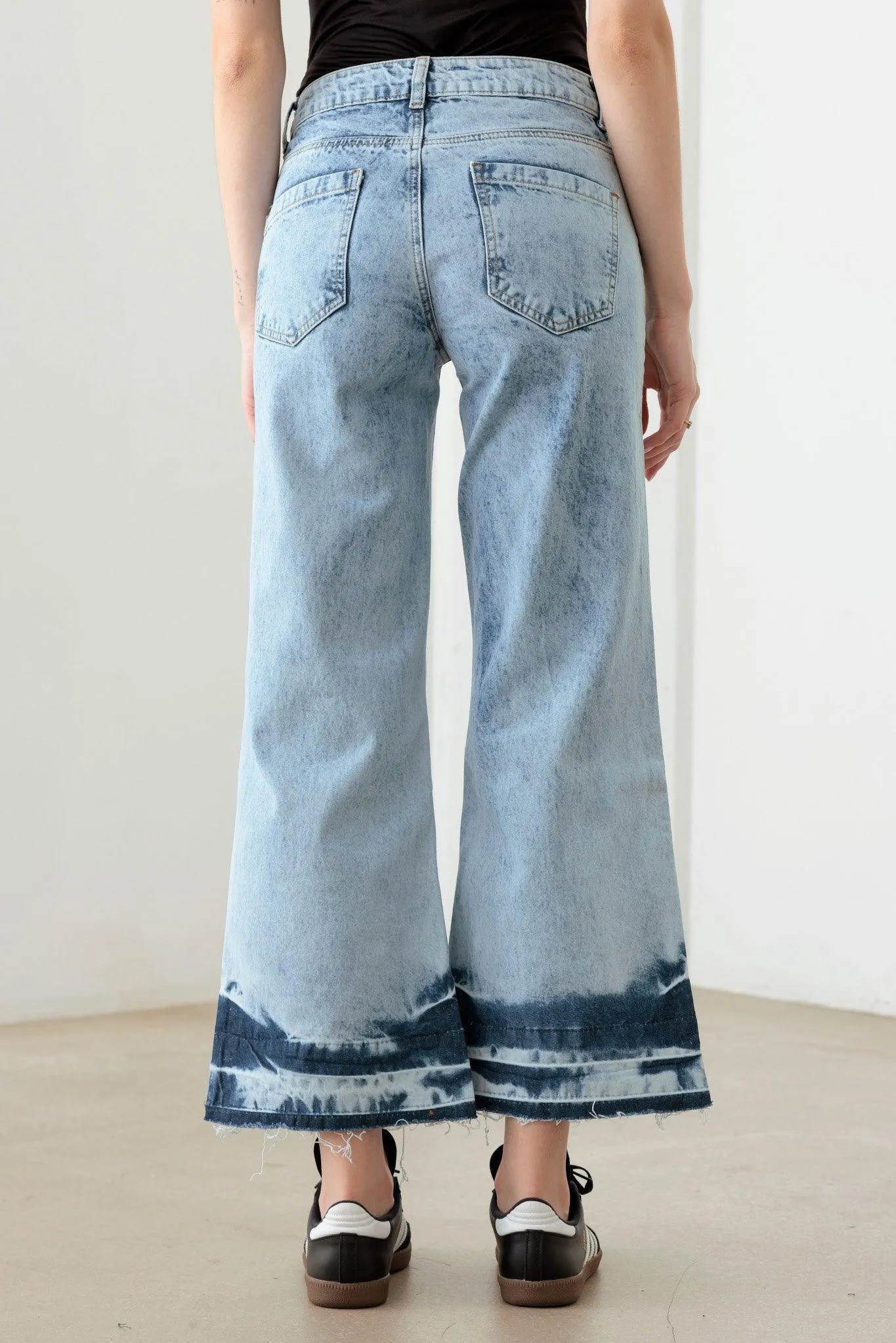 Blue Acid Washed Cotton Destroyed Cropped Jeans