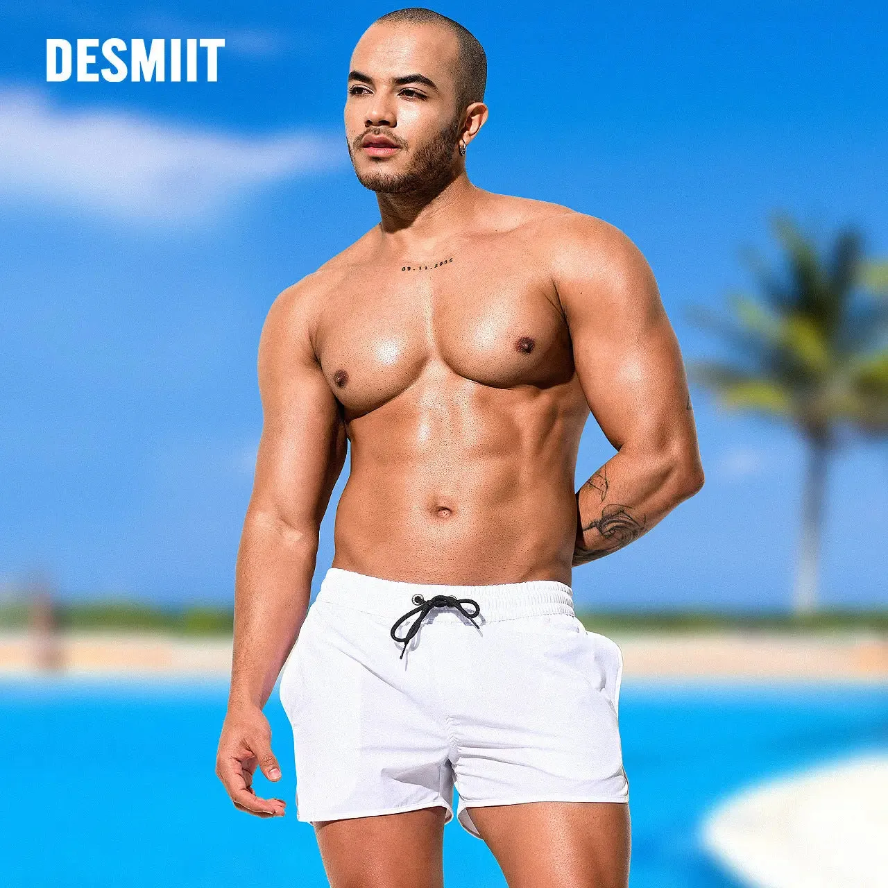 DESMIIT Quick-Drying Swim Shorts Beach Pants Loose