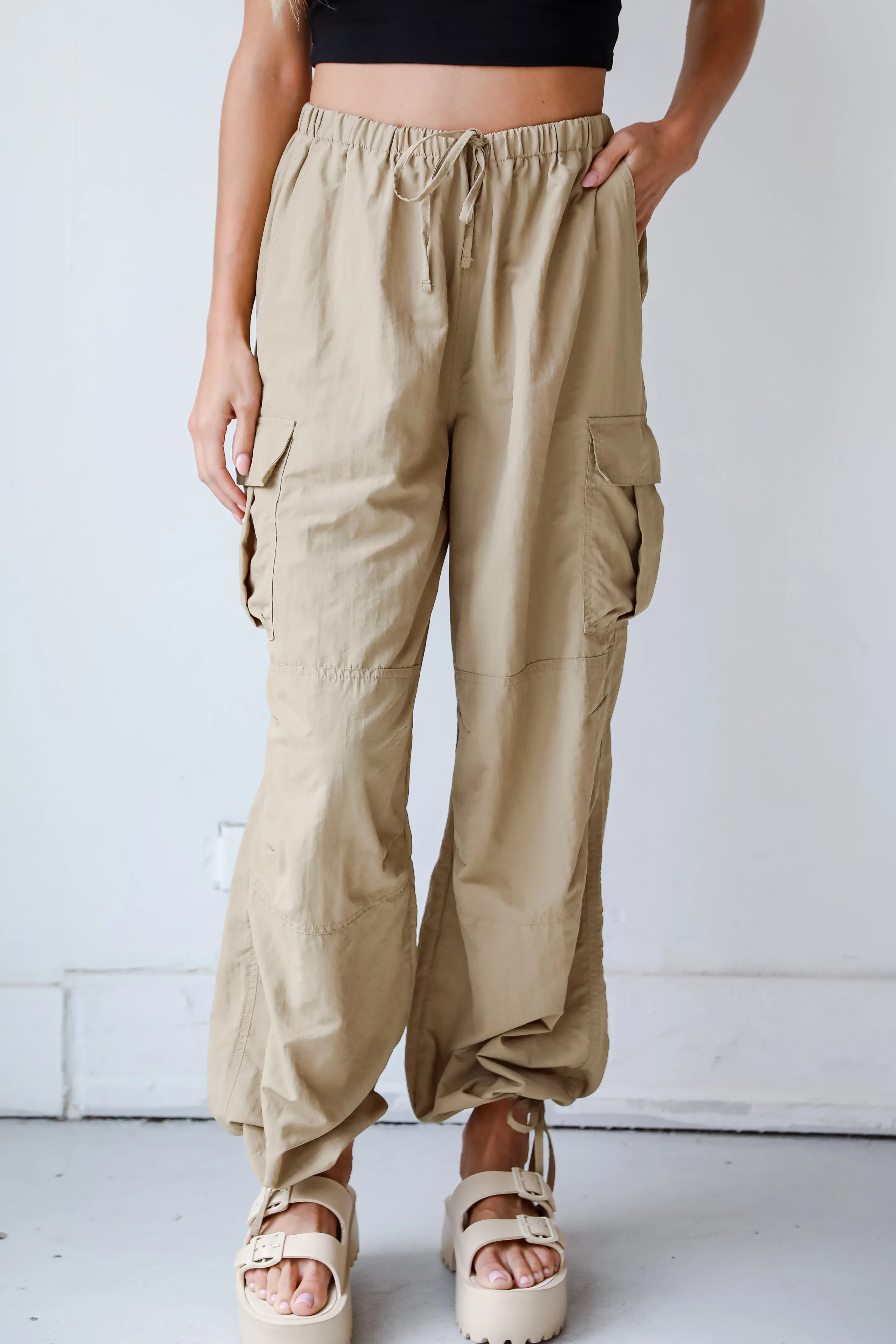 FINAL SALE - Trendsetting Aura Khaki Cargo Pants - DU DEAL