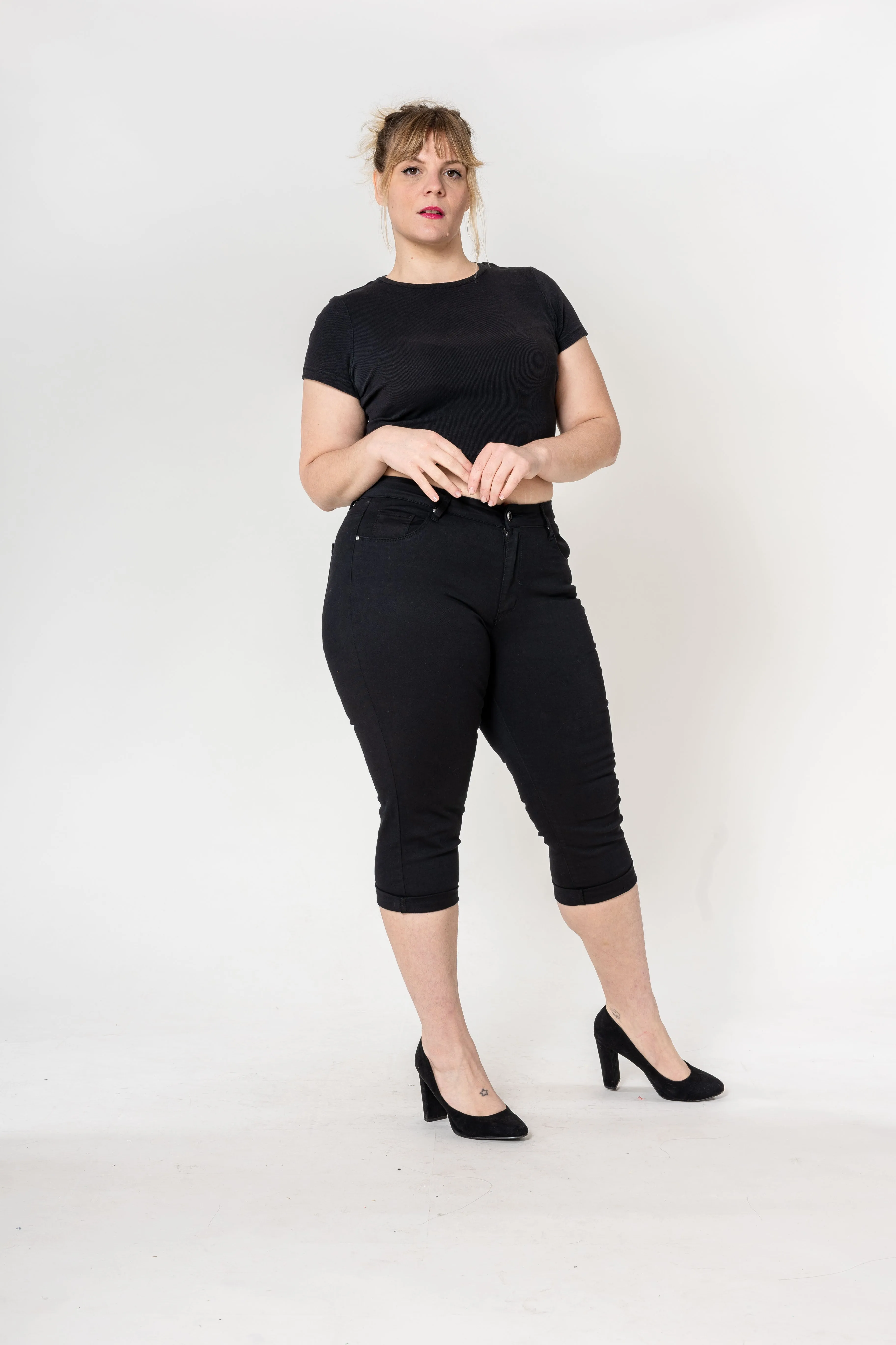 JetFlex High-Waist Plus Size Cropped Jeans – Black