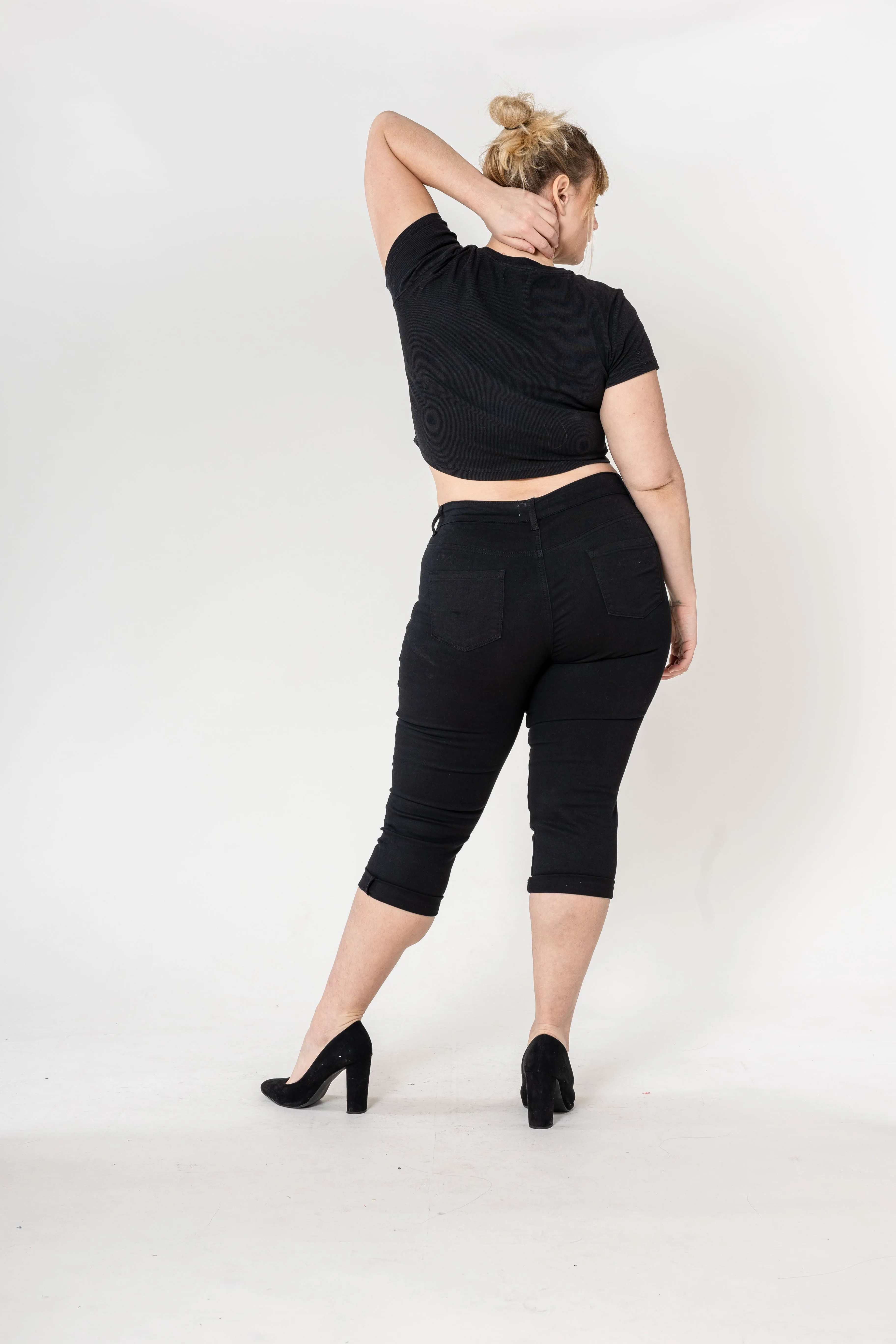 JetFlex High-Waist Plus Size Cropped Jeans – Black