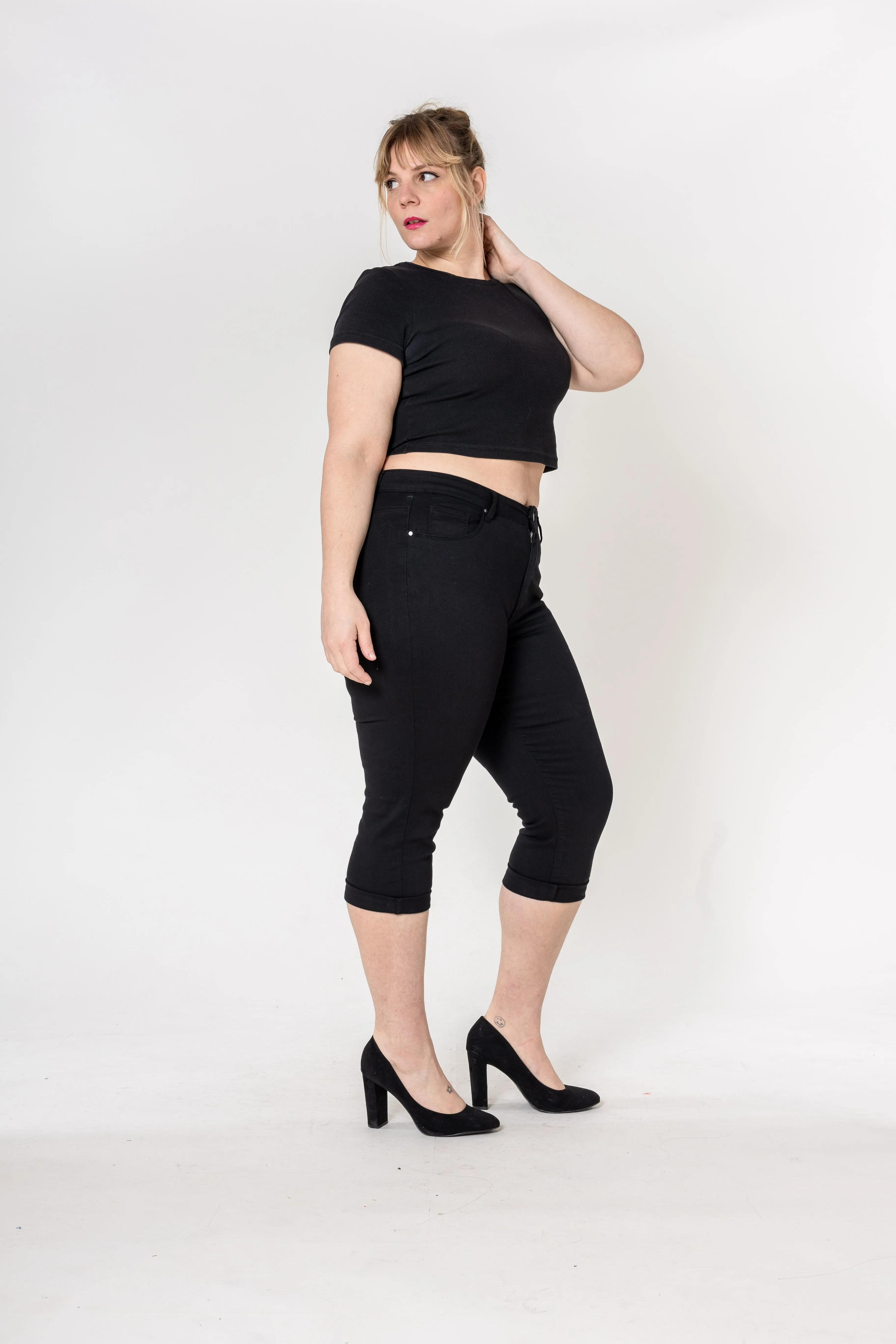 JetFlex High-Waist Plus Size Cropped Jeans – Black